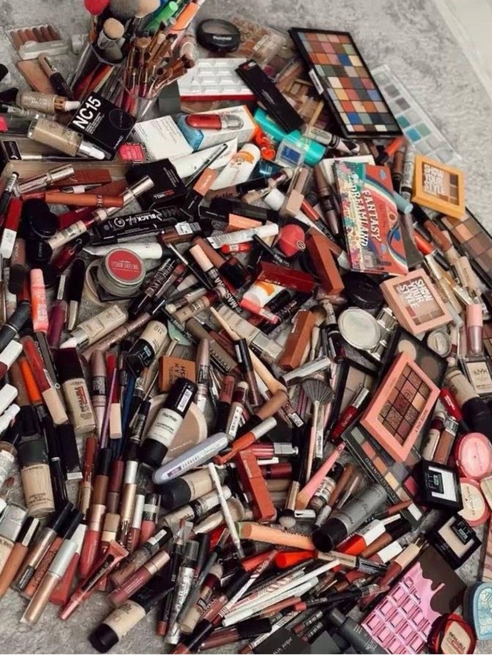 Mystery box Assorted Women’s Makeup bundle lot